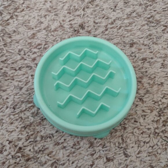 Outward Hound 6" slow feeder bowl for small dog - Picture 1 of 3